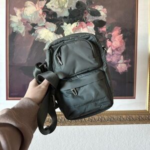 Gymshark Premium Lifestyle Cross Body - dusk green